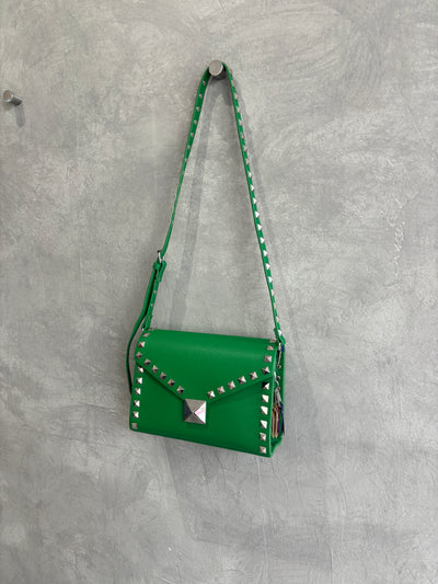 【予約販売】スタッズショルダーハードバッグ／cheek