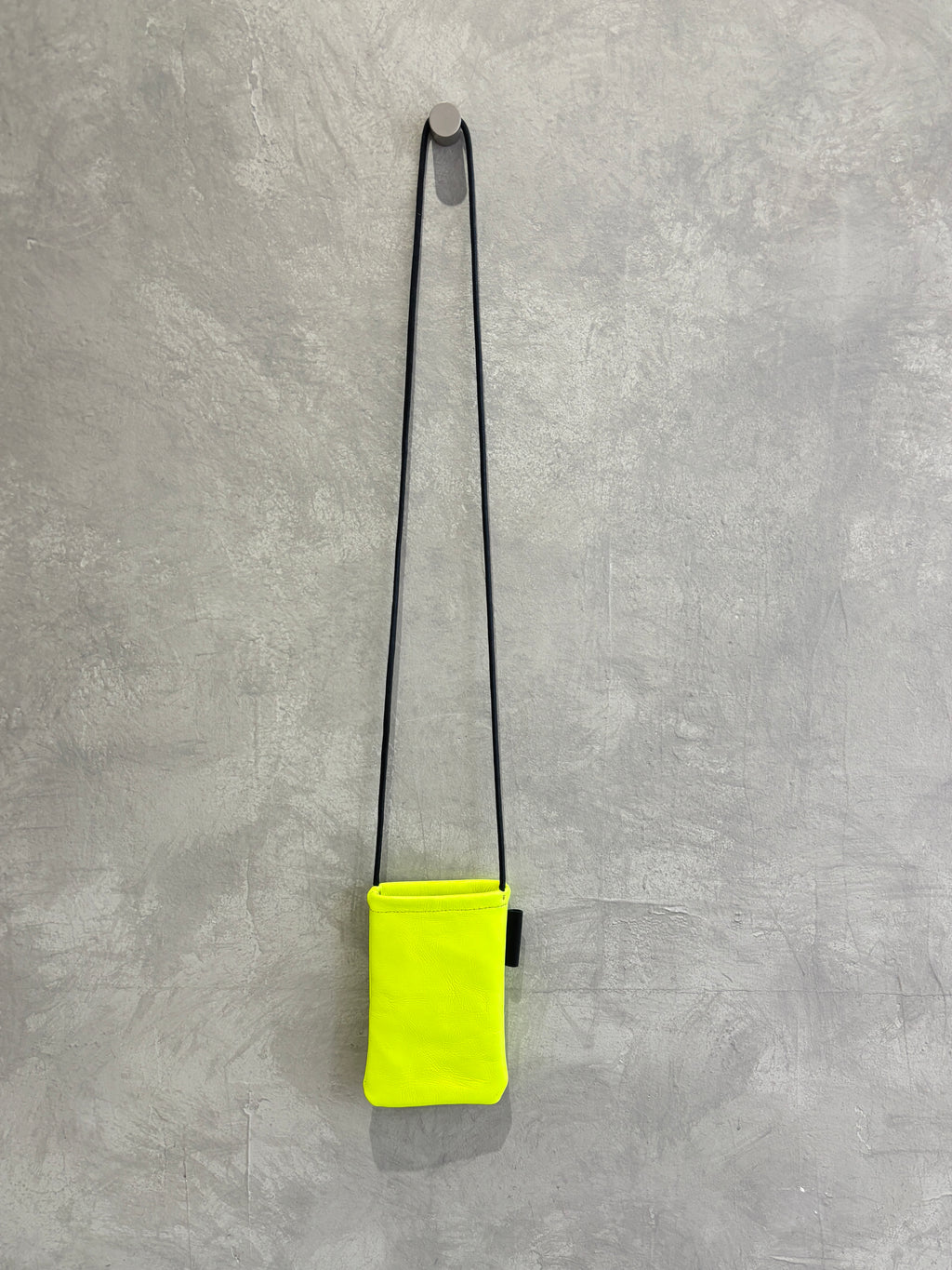 【新色追加】ネオンカラーサコッシュ／SP240214