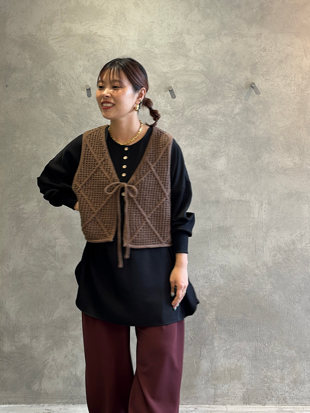 グロッシーヘンリーリブブラウス／CYAN tokyo