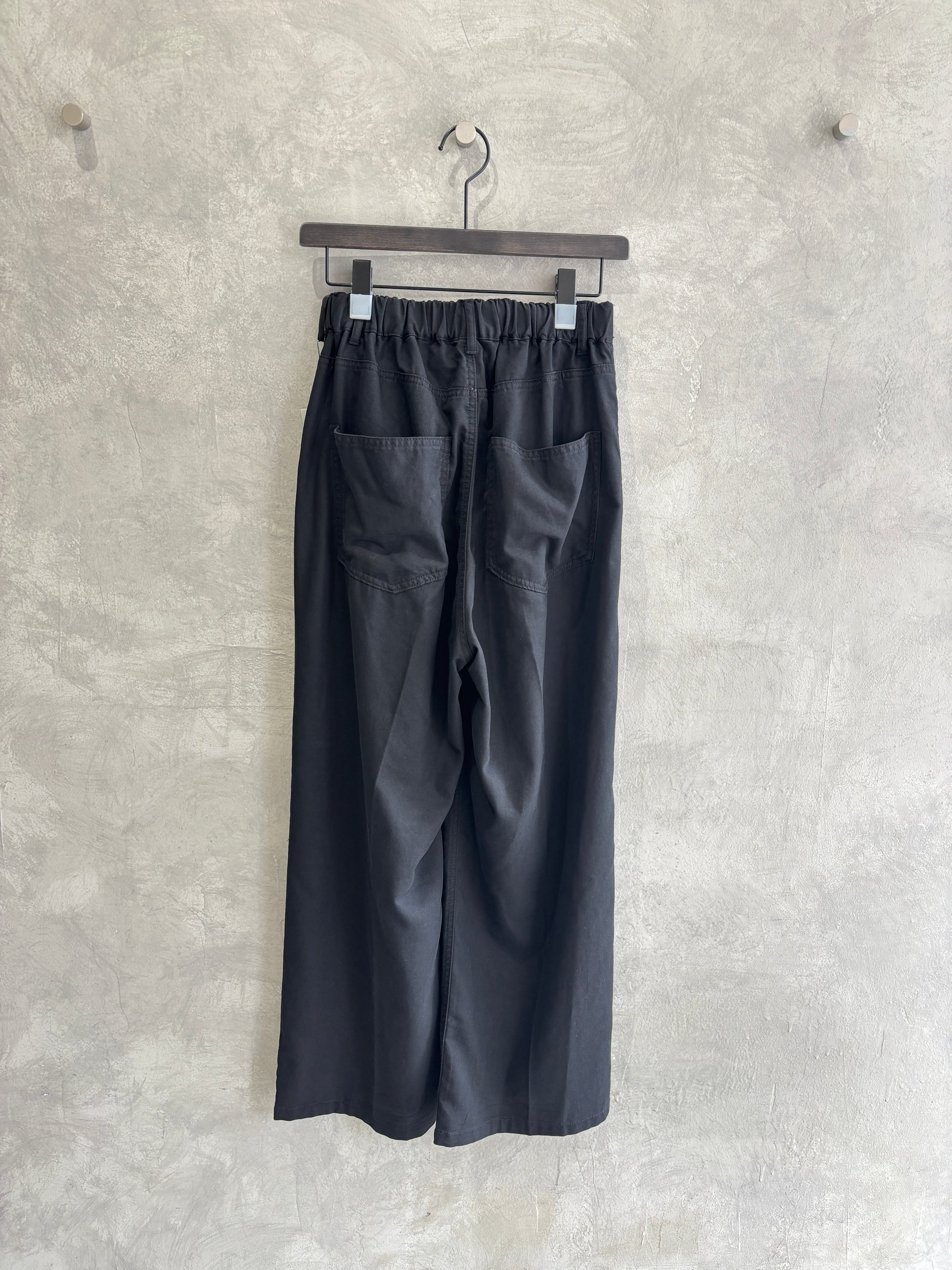 【GWあけにお届け！】アシンメトリーパンツ／P62025AI／PRIORIY　