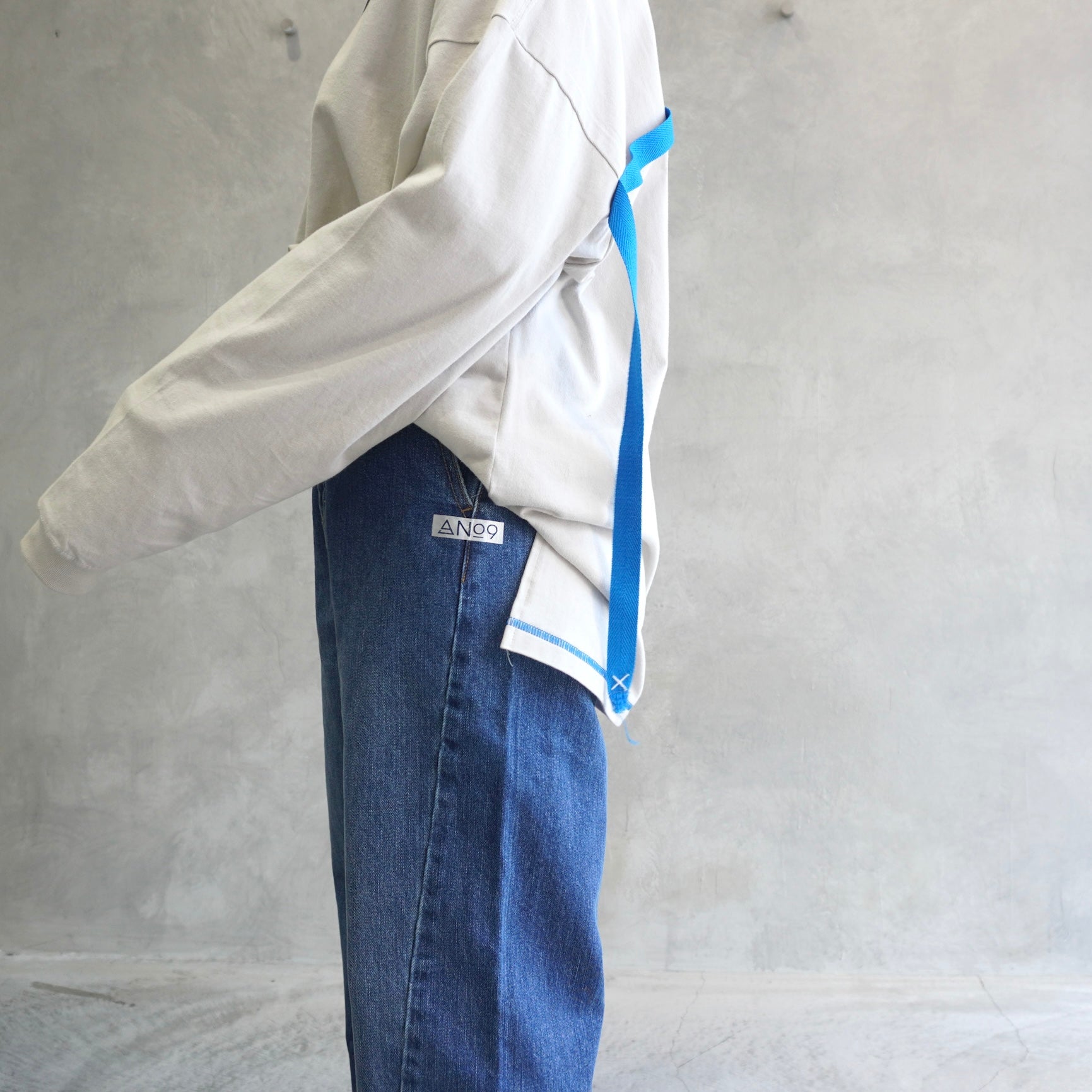 すっきり見えカーブデニムパンツ／No.9-the Nines-