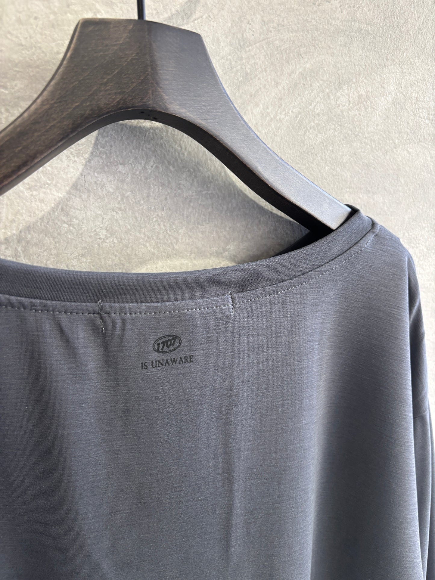 ロゴプリントさらさらロンT／Anna Kerry