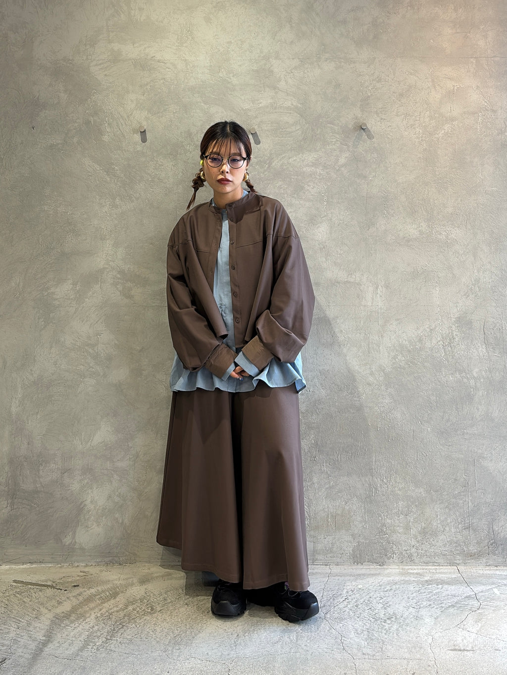 ラウンドステッチサーキュラシャツ／CYAN tokyo