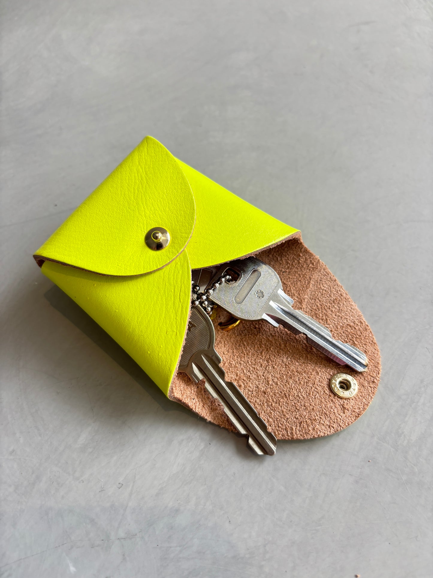 レザーminiマルチケース／OS250933