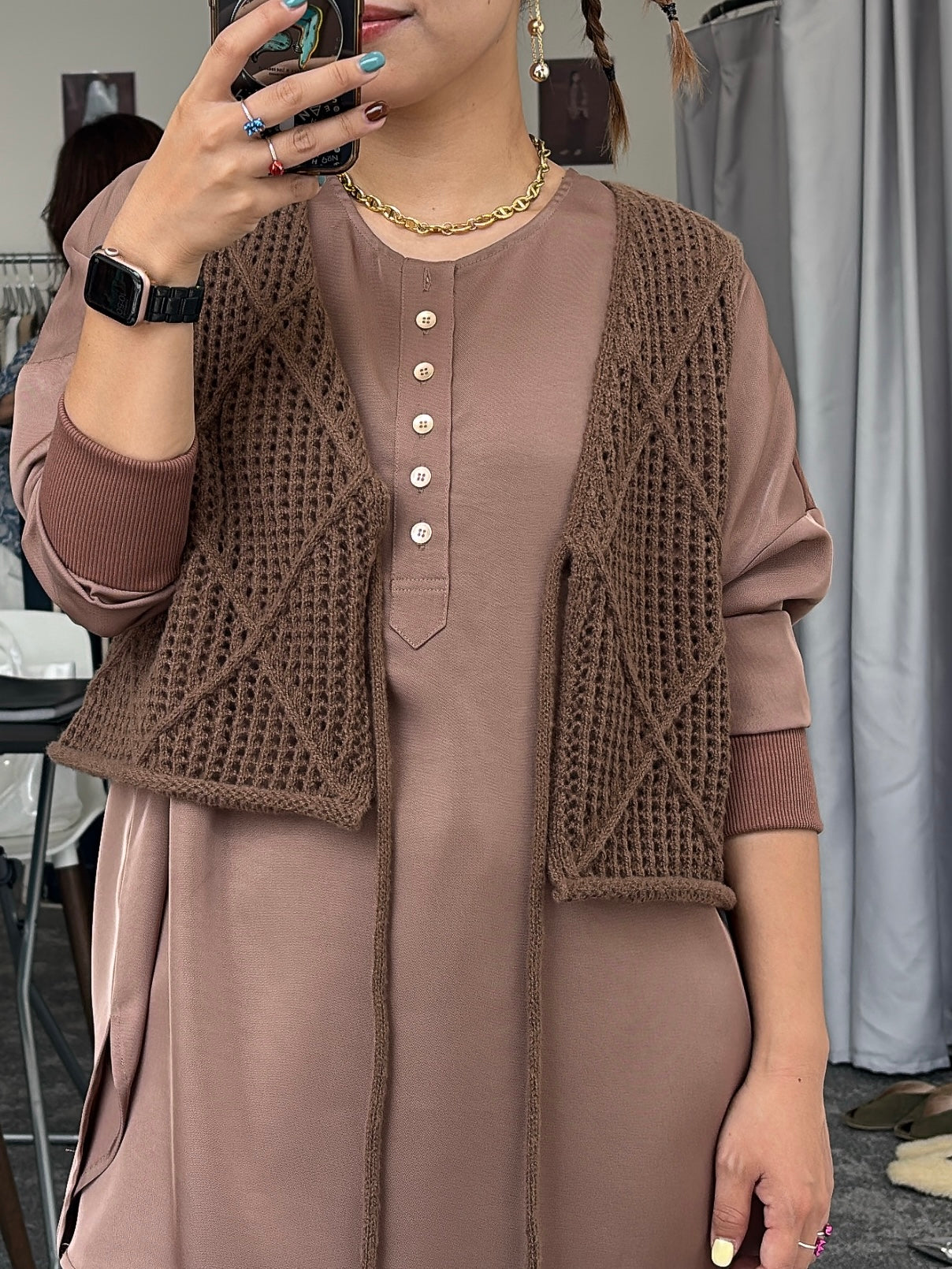 グロッシーヘンリーリブブラウス／CYAN tokyo