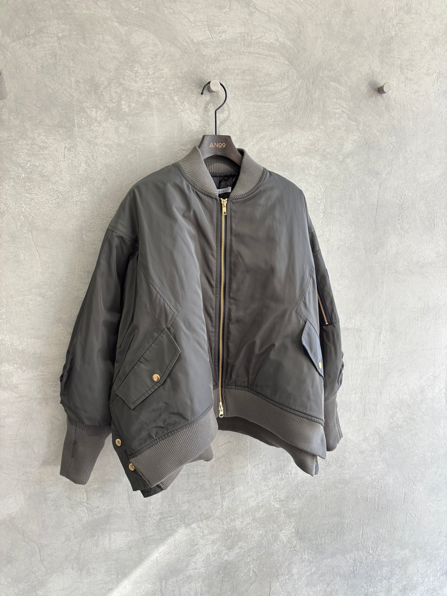 ナイロンツイルポンチョライクMA-1／trois