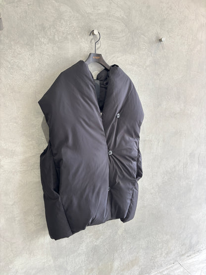 ストールライクダウンベスト／CYAN TOKYO