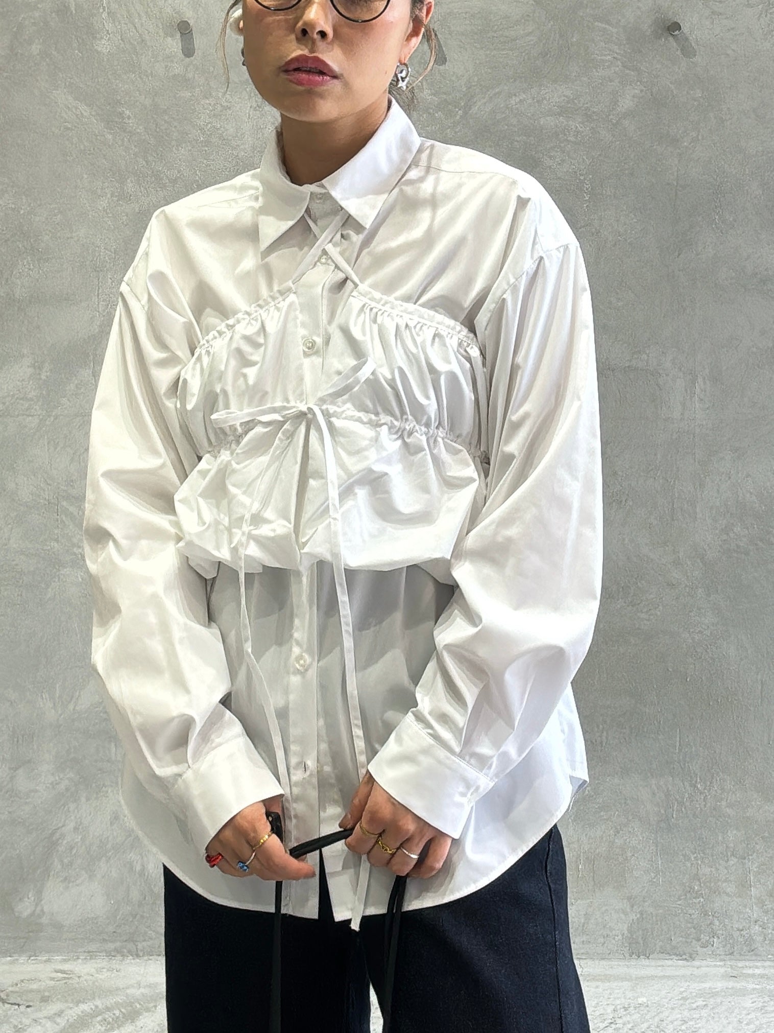 ギャザーぺプラム付きシャツ／VERSEAU