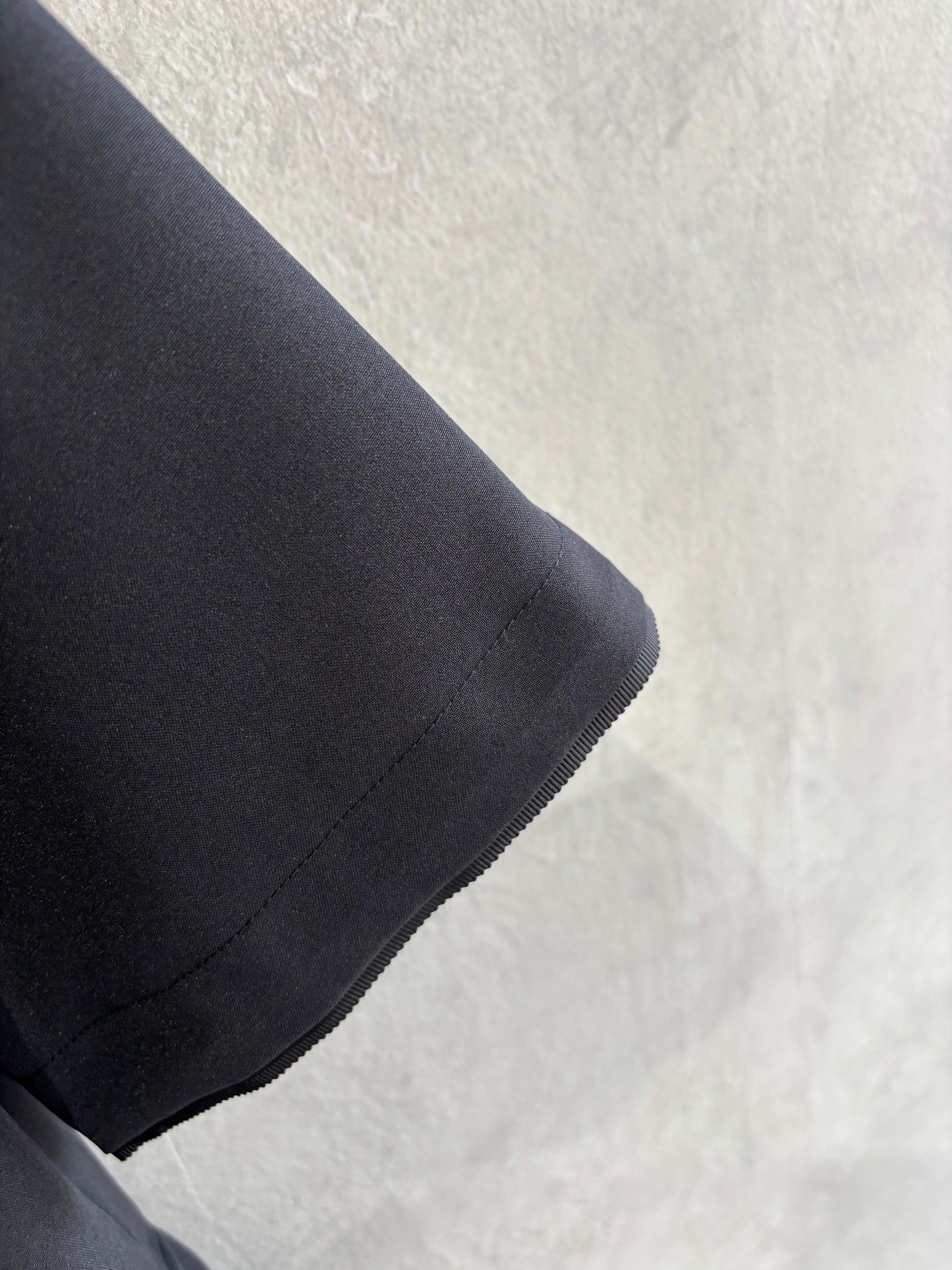 ぺプラムブラウス／trois