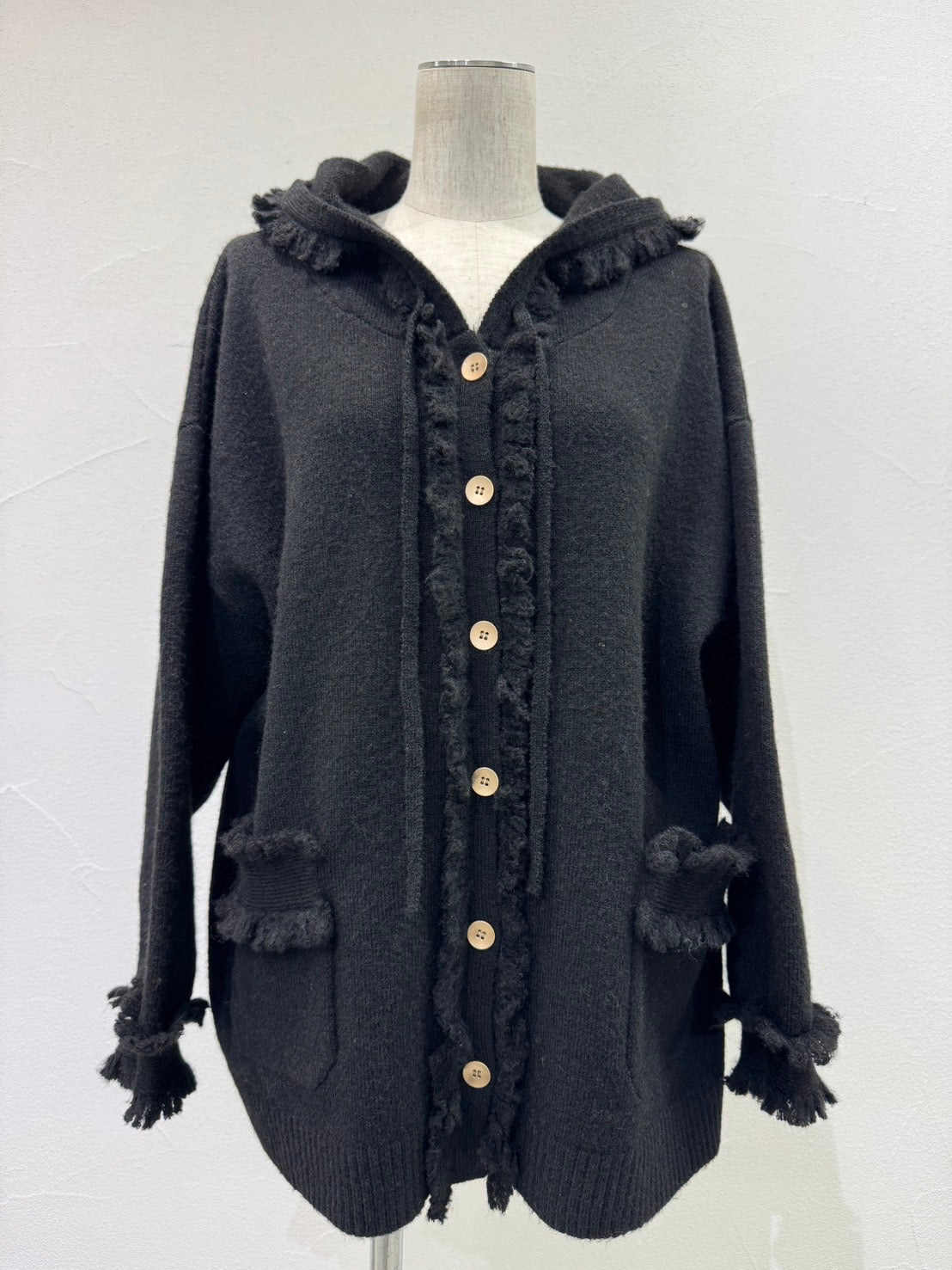 【予約⚡︎販売】トリムフリンジニットフーディ／604508／CYAN tokyo／2026 AW#1
