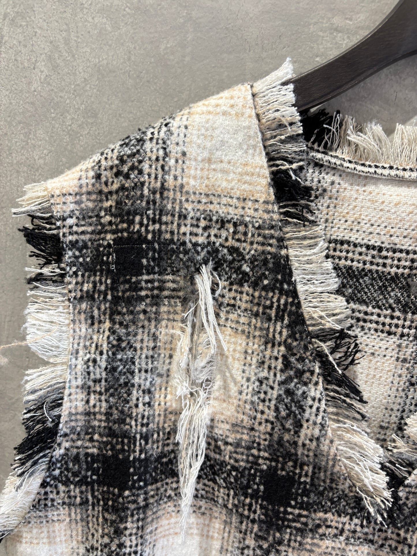 クラッシュツイードVネックベスト／the Nines