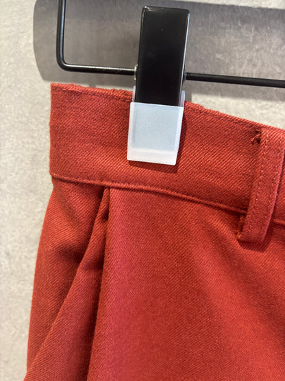 タックカーブパンツ／ANNA  KERRY