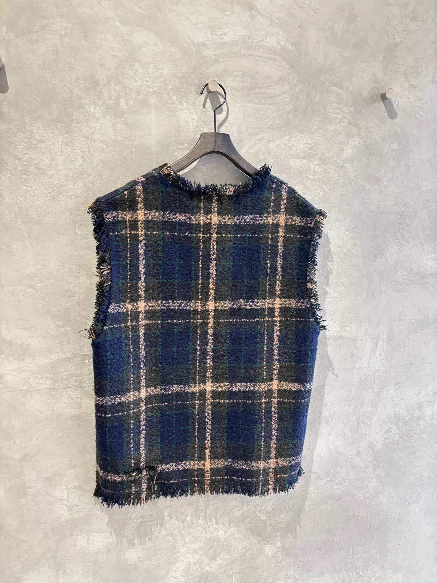 クラッシュツイードVネックベスト／the Nines