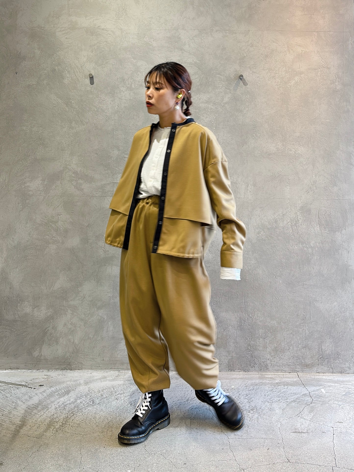 イージーカーブパンツ／trois