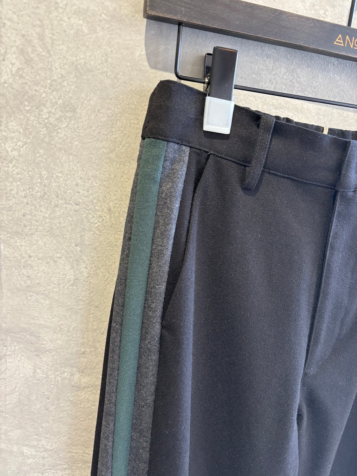 サイドラインワイドパンツ／Anna Kerry