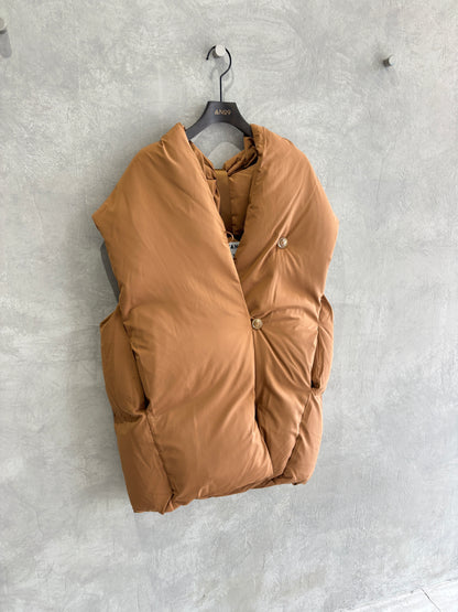 ストールライクダウンベスト／CYAN TOKYO