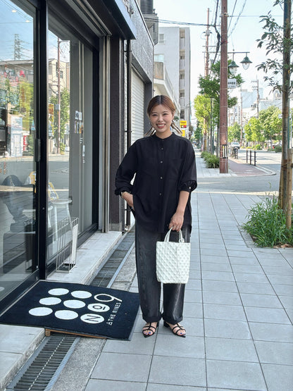 スタッズエンボスバッグ（モノトーン）／イタリア・フィレンツェのレザーバッグ