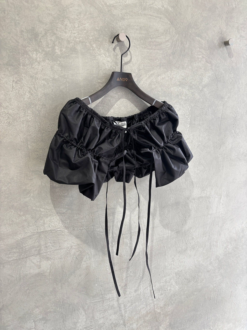 ギャザーぺプラム付きシャツ／VERSEAU