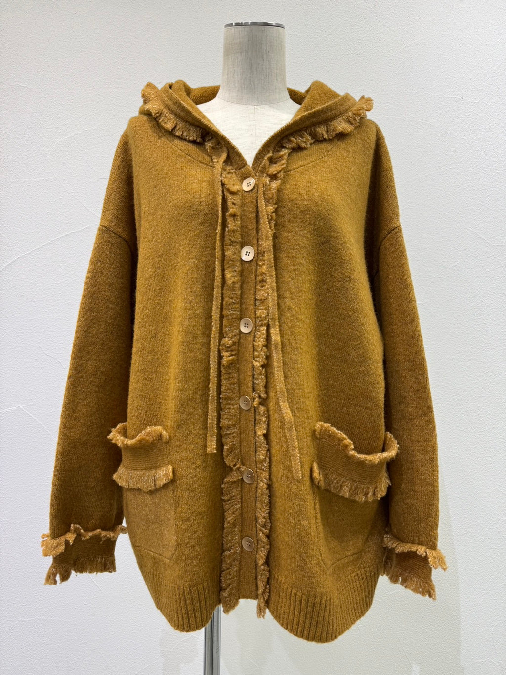 【予約⚡︎販売】トリムフリンジニットフーディ／604508／CYAN tokyo／2026 AW#1