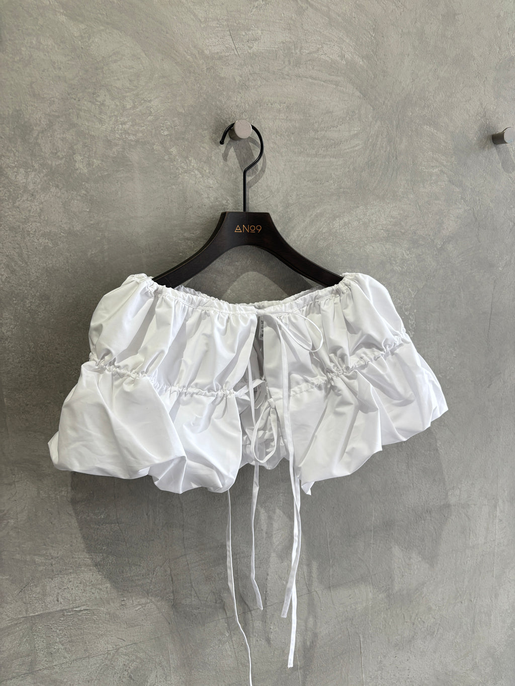 ギャザーぺプラム付きシャツ／VERSEAU