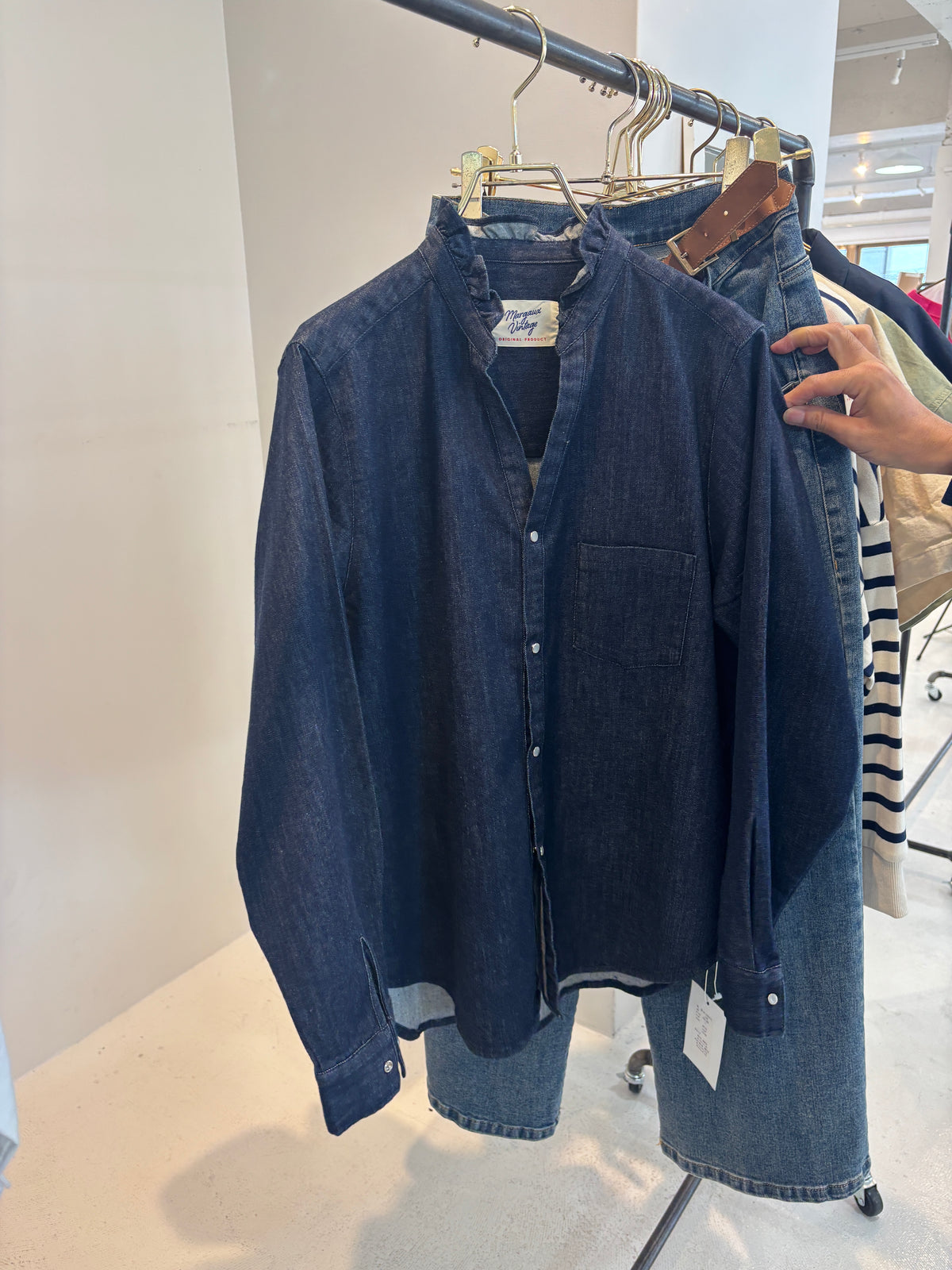 【予約⚡︎販売】ライトオンスデニムフリルシャツ／MG BL - 27014 - S／MARGAUX VINTAGE／2027 PRE SPRING COLLECTION