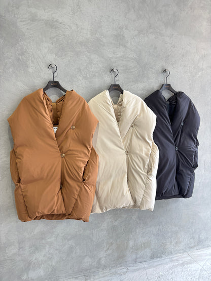 ストールライクダウンベスト／CYAN TOKYO