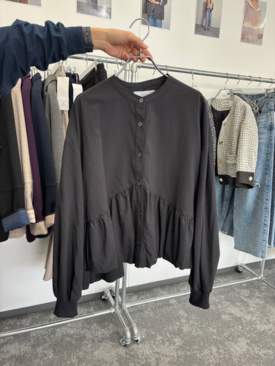 【予約⚡︎販売】ギャザーバルーンシャツ／604489／CYAN tokyo／2026 AW#1