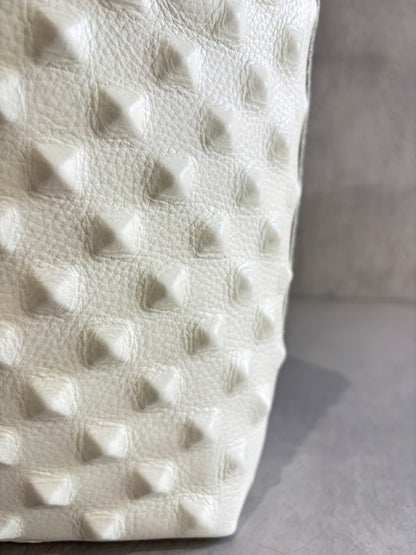 スタッズエンボスバッグ（モノトーン）／イタリア・フィレンツェのレザーバッグ