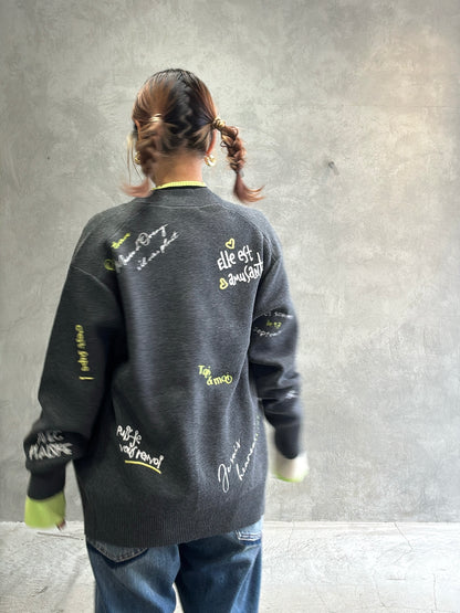 刺繍ロゴニットカーディガン／LHELBIE