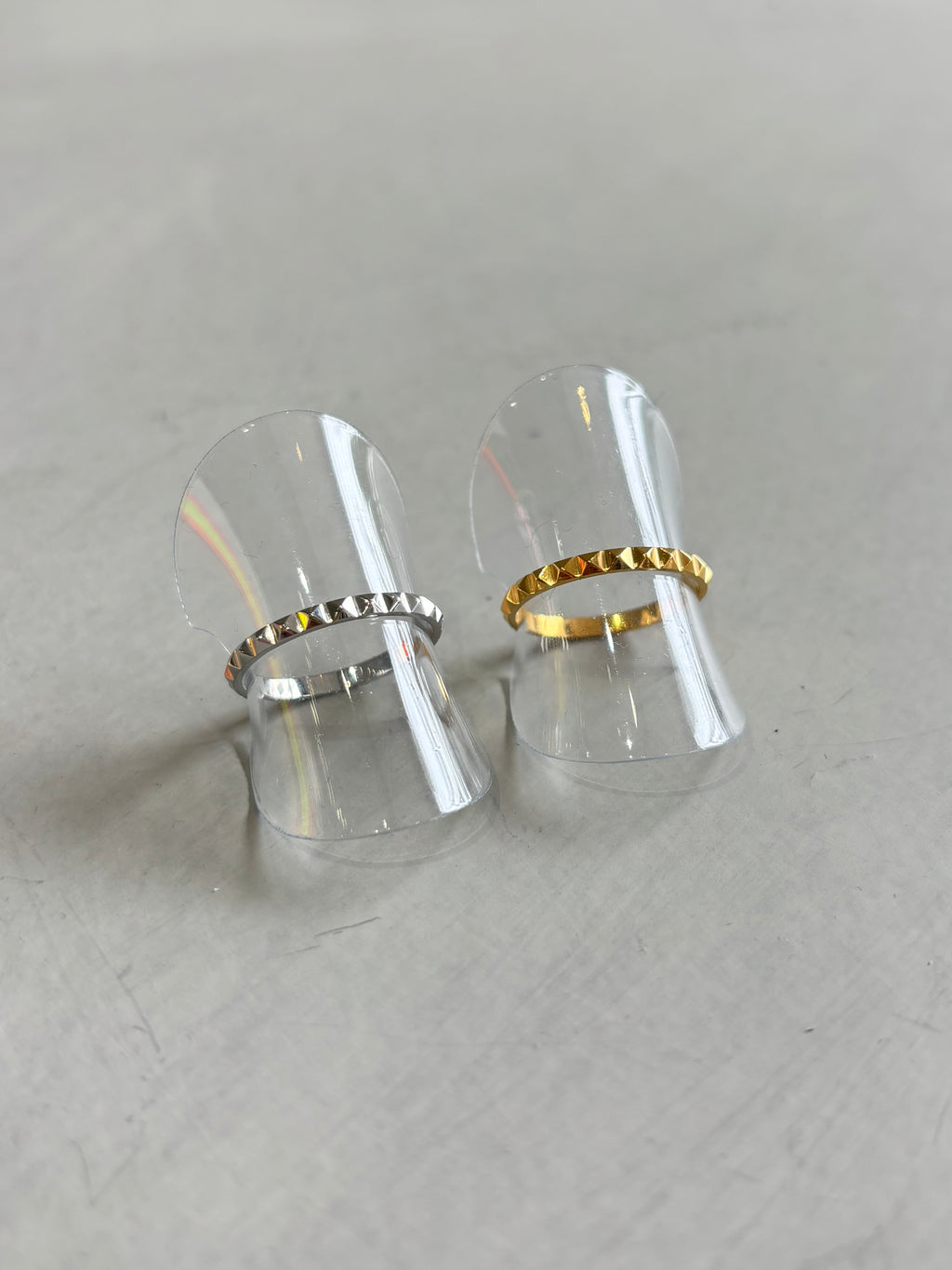 スタッズリング