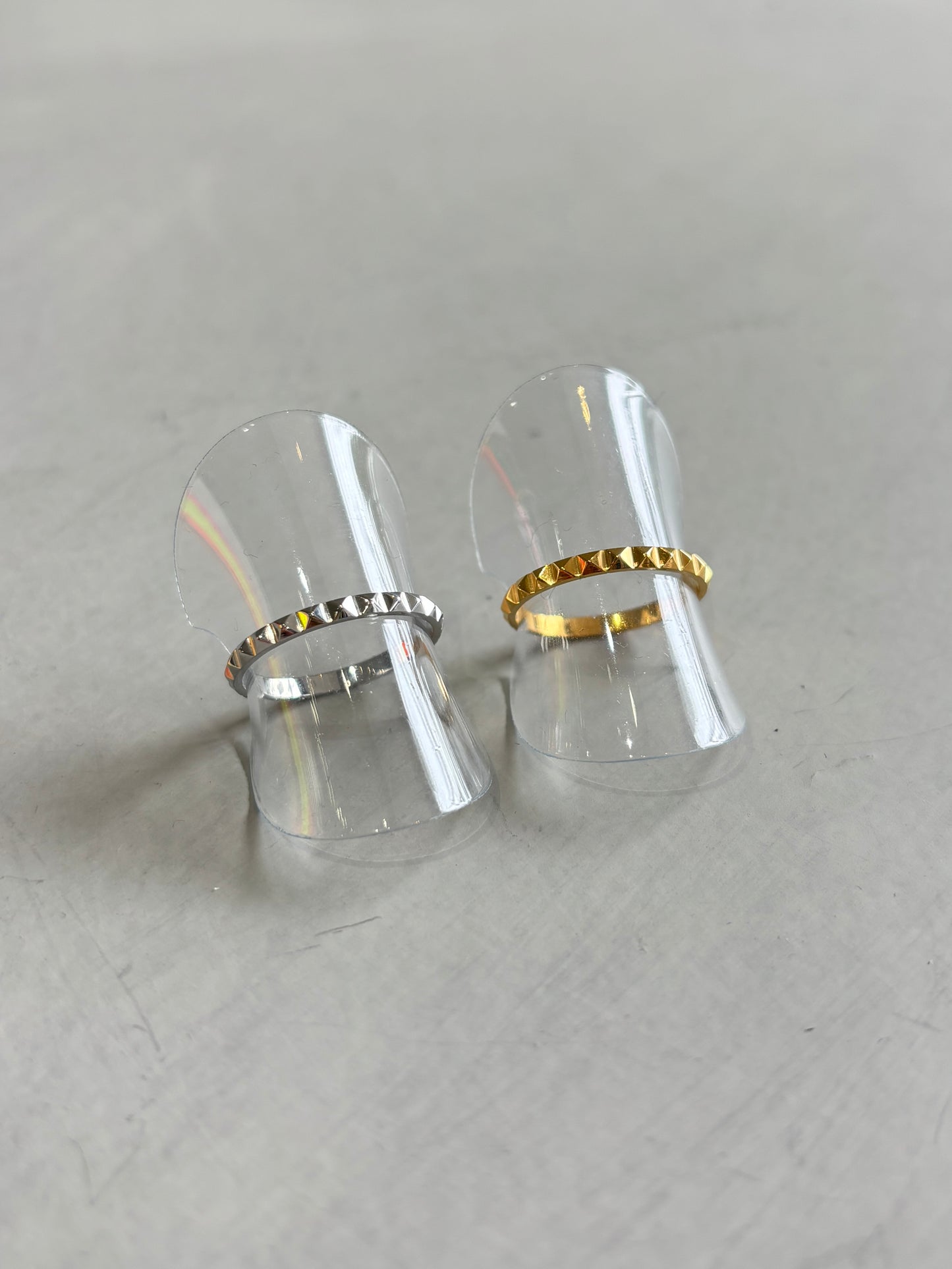 スタッズリング