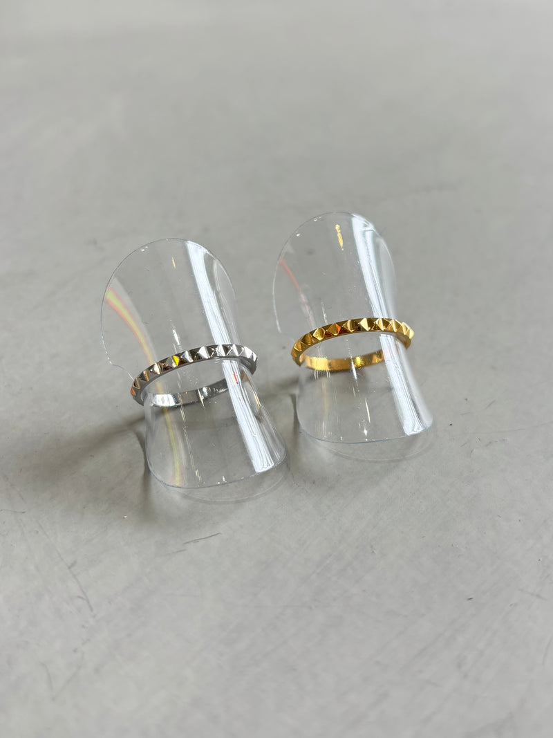 スタッズリング