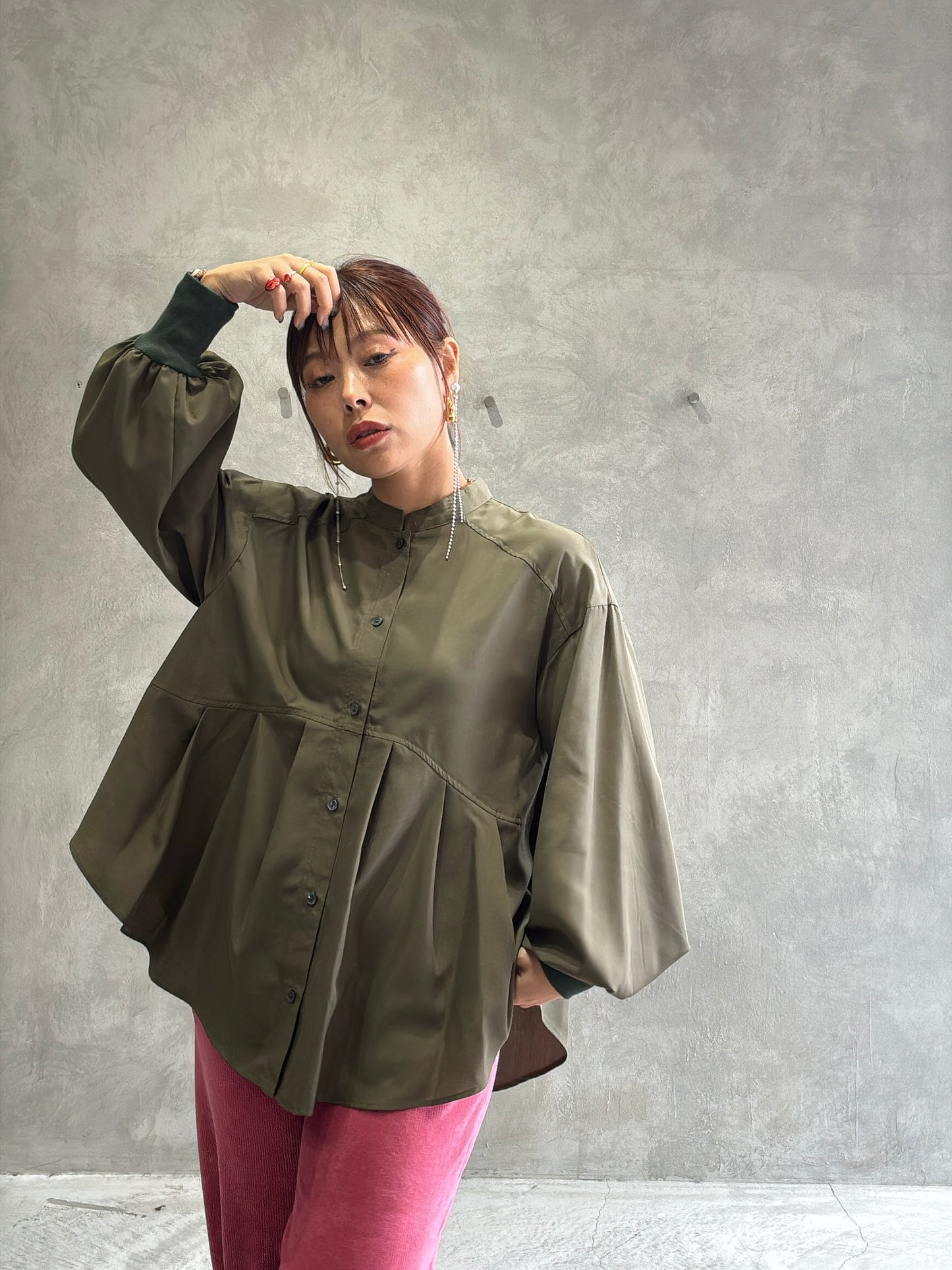 タックフレアーブラウス／trois