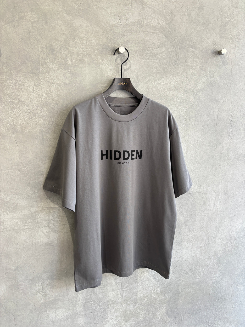 受付終了【予約販売】men'sサイズ／HIDDEN Tシャツ／ING