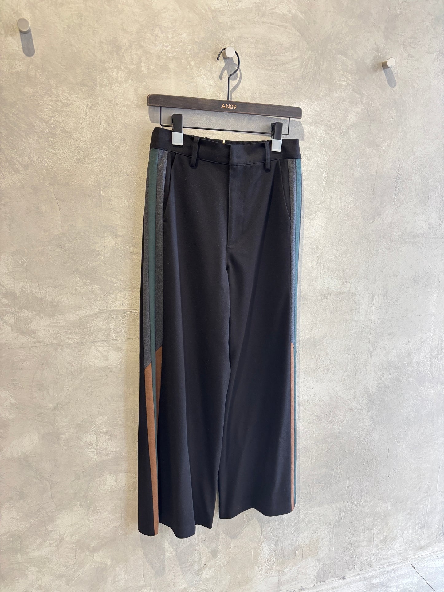 サイドラインワイドパンツ／Anna Kerry