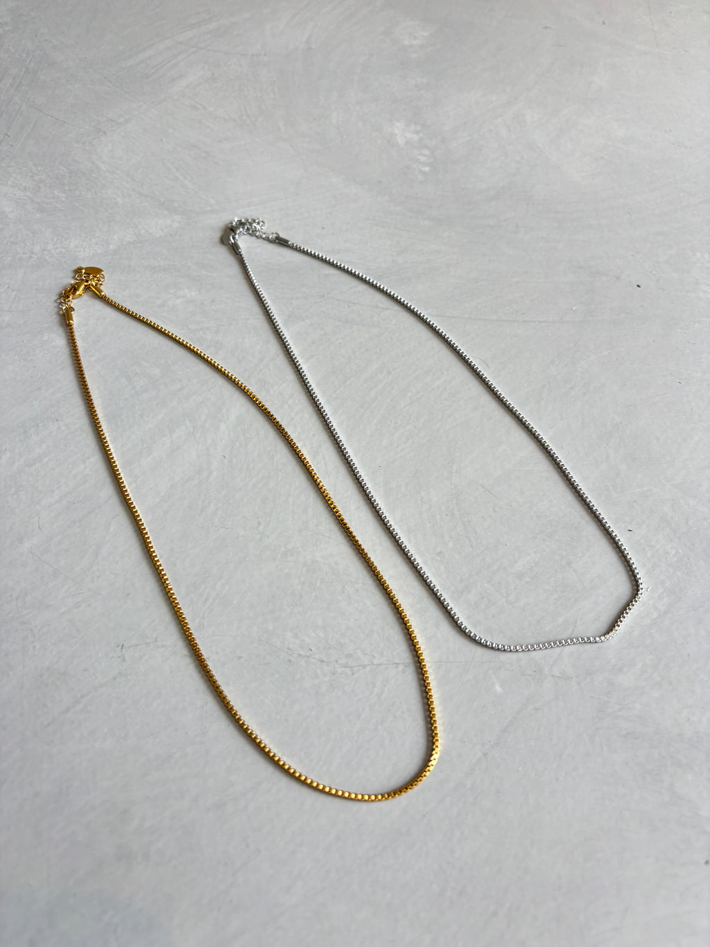 シンプルネックレス