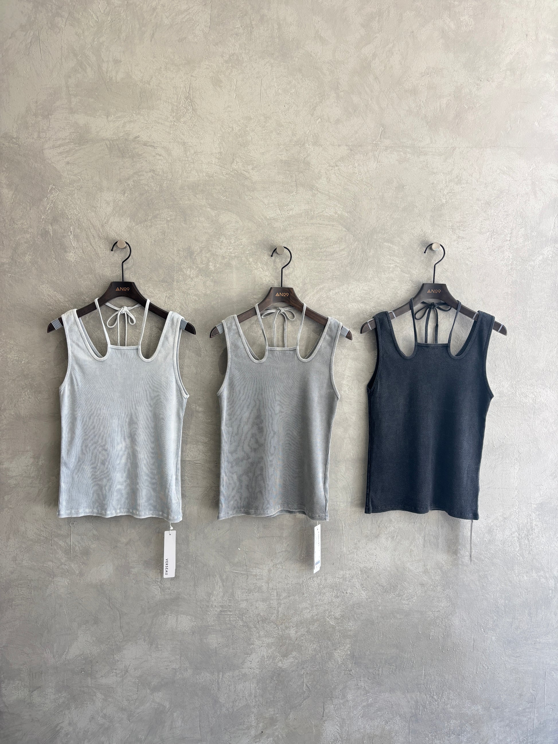 受付終了【週末限定⭐︎予約販売】ホルターデザインノースリーブ／VERSEAU