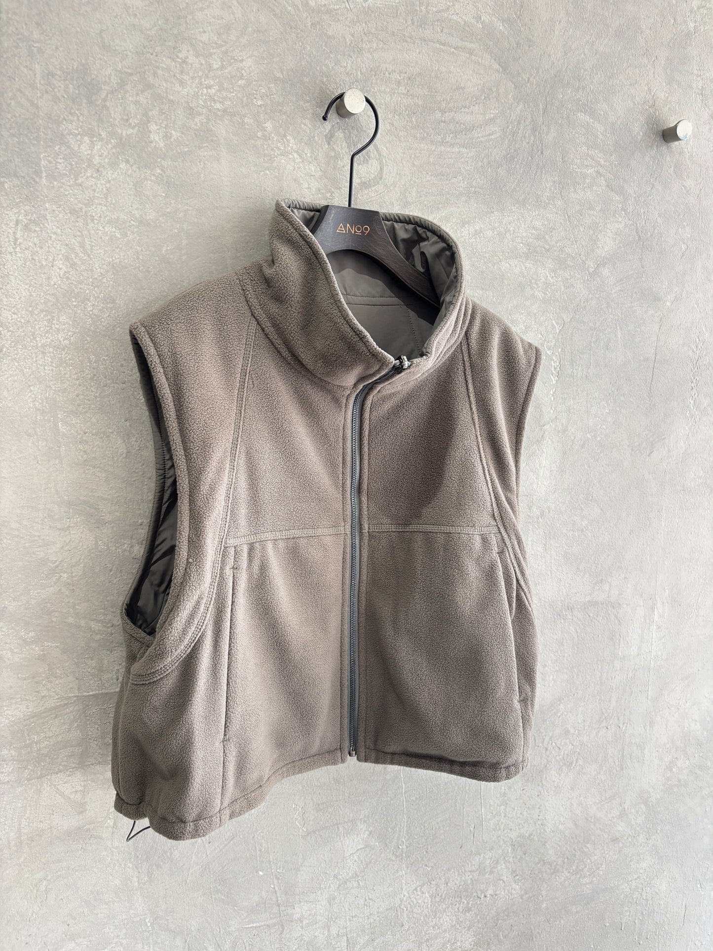 リバーシブルナイロンフリースベスト／Anna Kerry