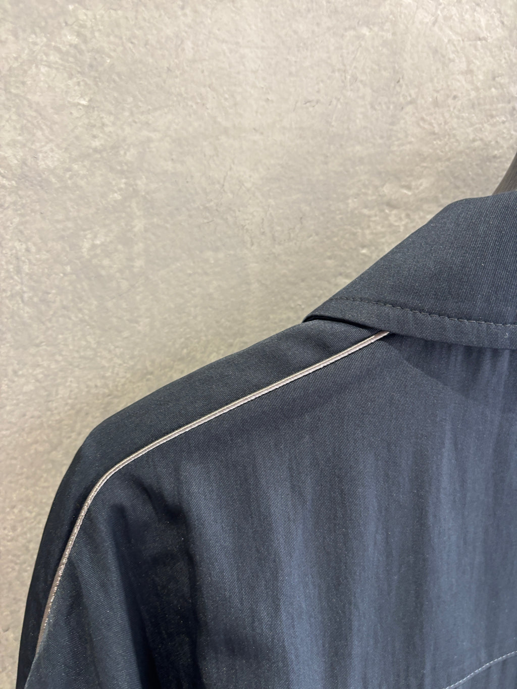 パイピングナイロンシャツ