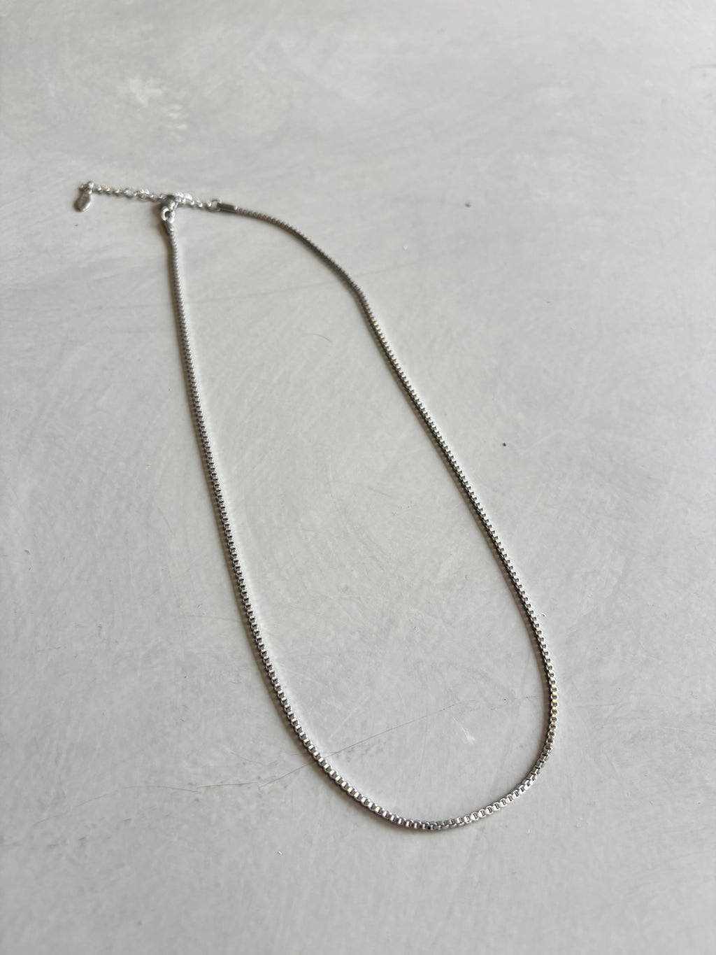 シンプルネックレス