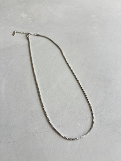 シンプルネックレス