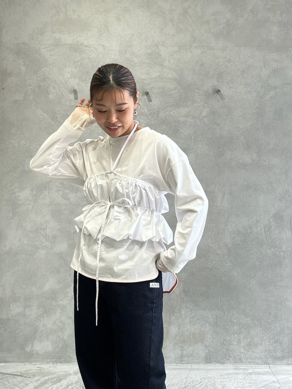 ギャザーぺプラム付きシャツ／VERSEAU