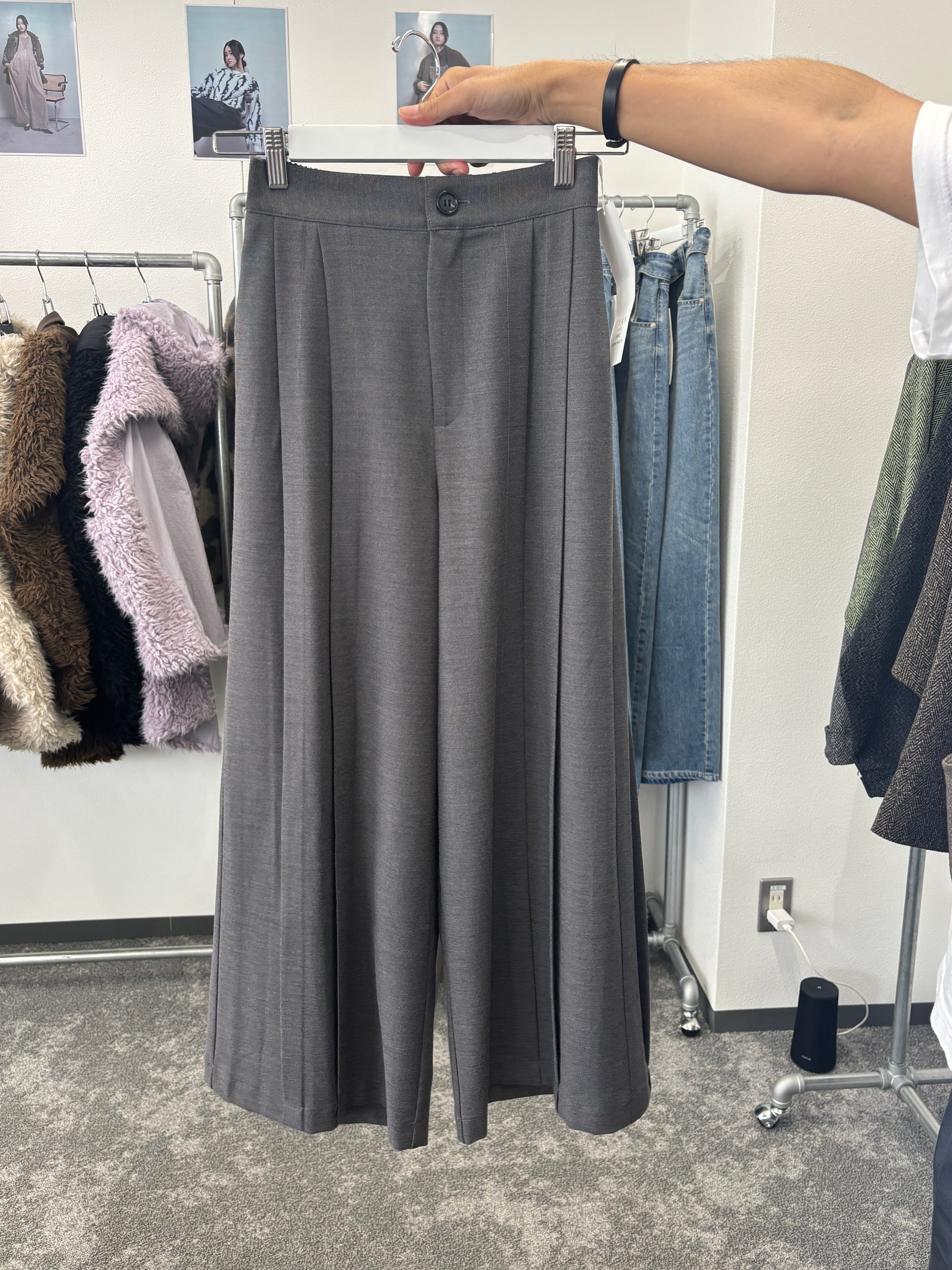【予約⚡︎販売】エンドタックワイドパンツ／607527／CYAN tokyo／2026 AW#2