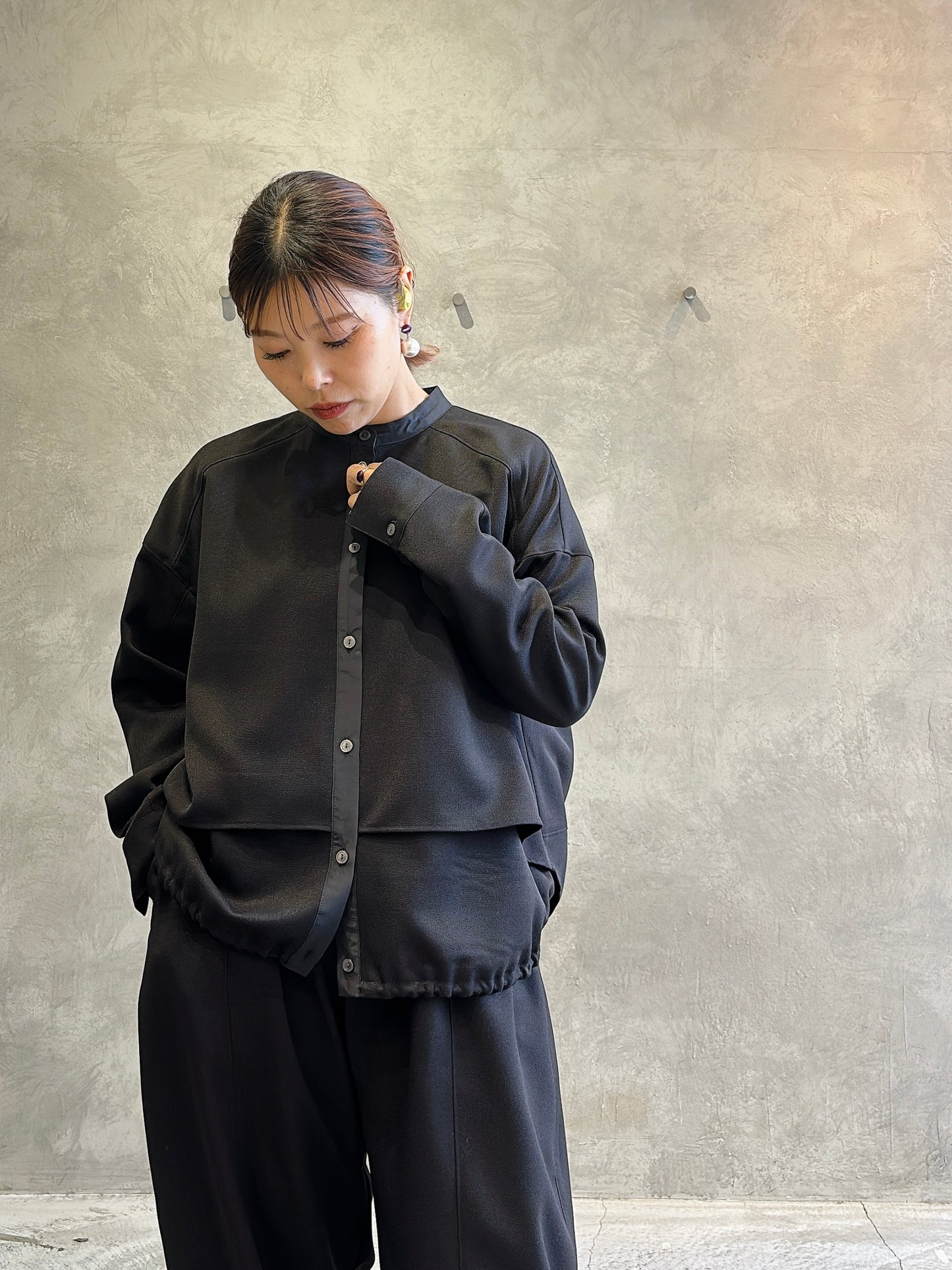 ノーカラードッキングシャツ／trois