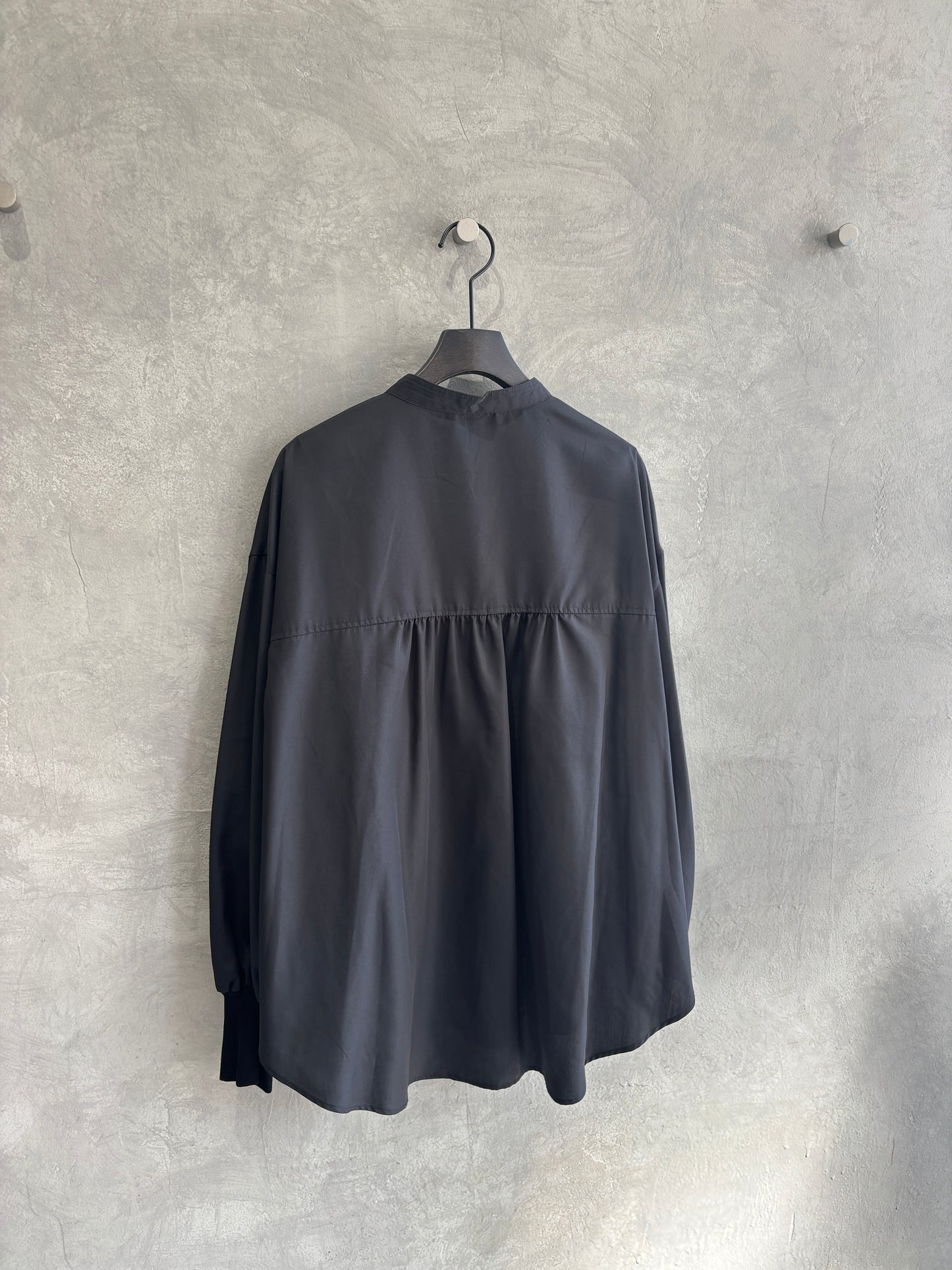 タックフレアーブラウス／trois