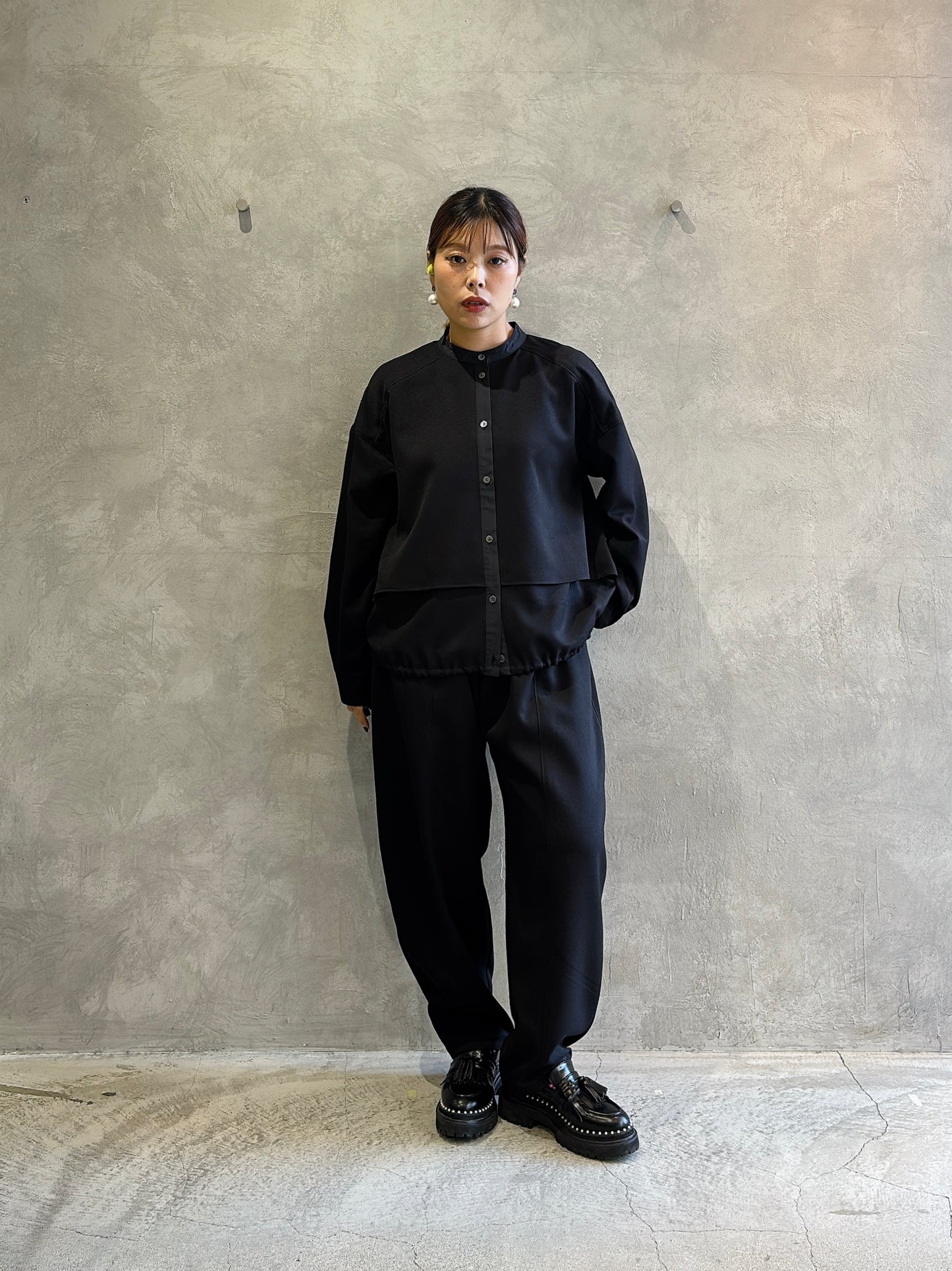 イージーカーブパンツ／trois