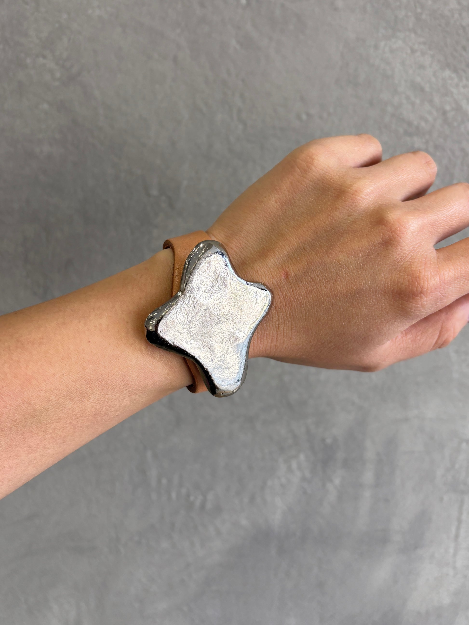 【予約販売】アシンメトリークロスレザーブレスレット