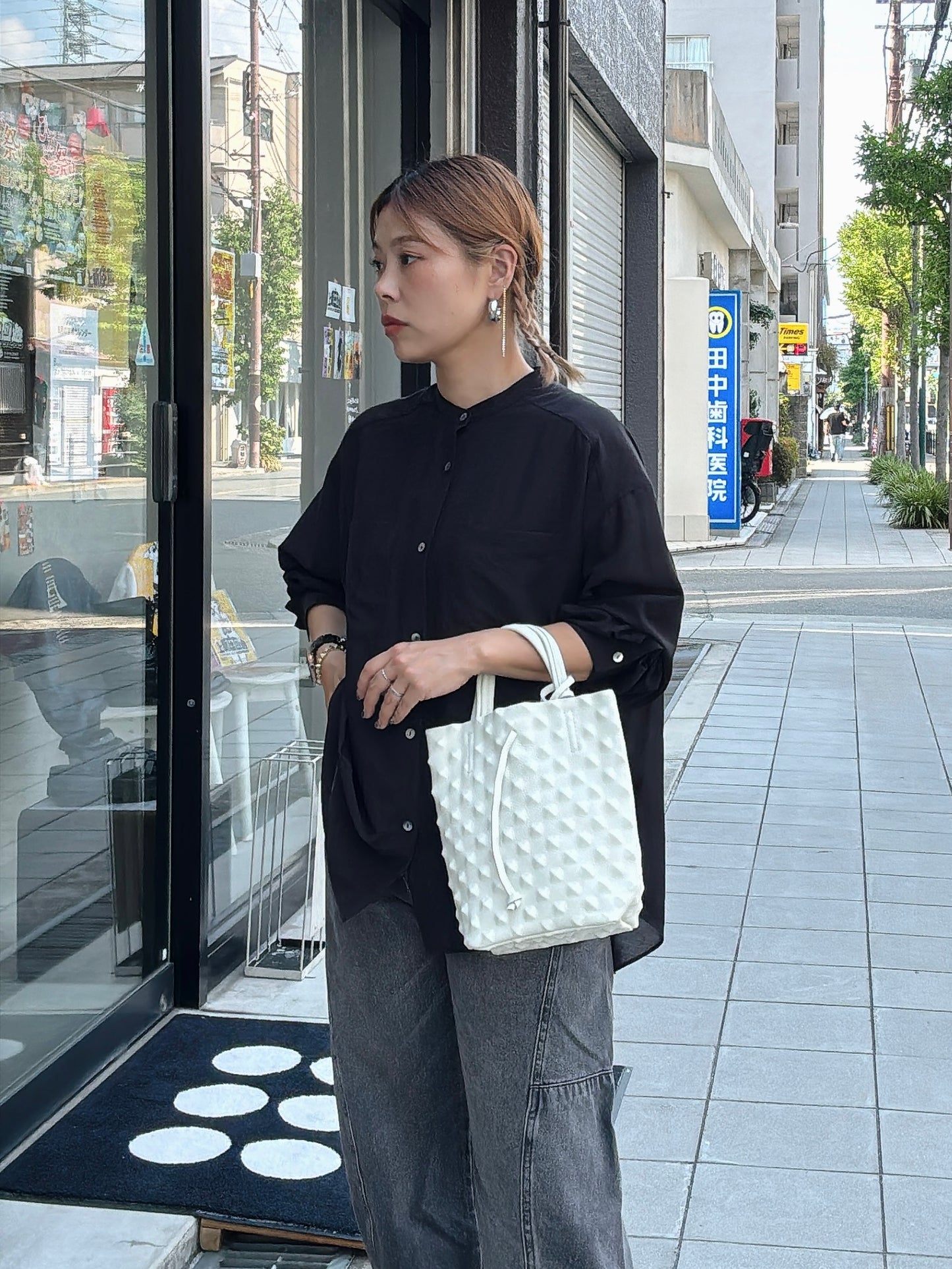 スタッズエンボスバッグ（モノトーン）／イタリア・フィレンツェのレザーバッグ