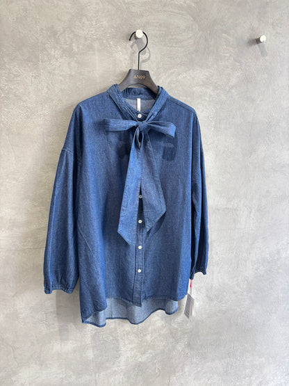 ライトデニムブラウス／Dignite collier