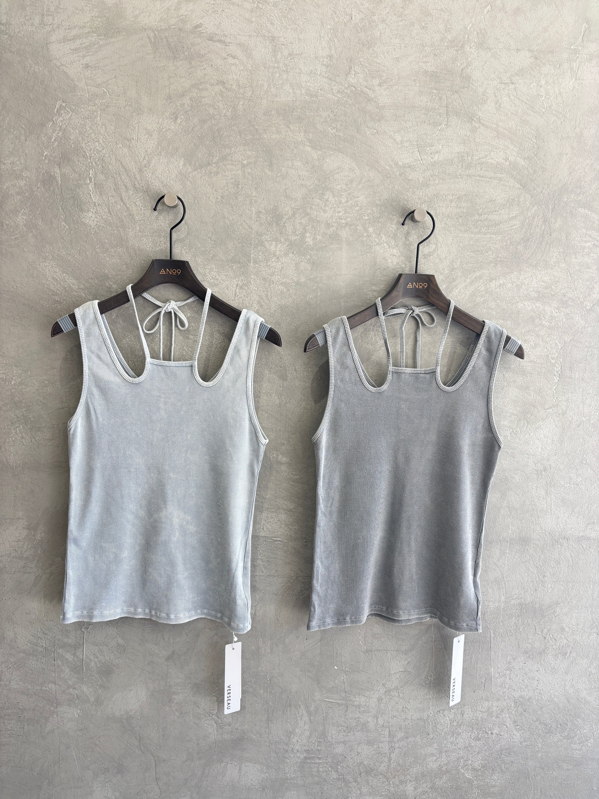 受付終了【週末限定⭐︎予約販売】ホルターデザインノースリーブ／VERSEAU